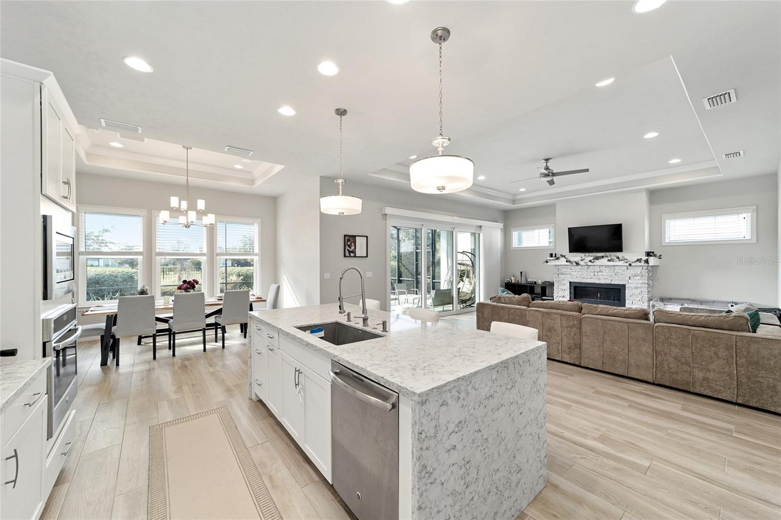 OAKMONT PH 2 PB 32 PG 30 - Residential