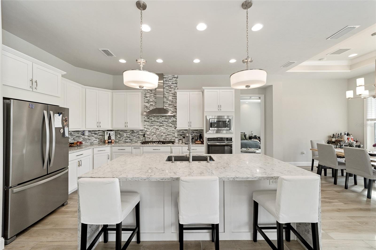 OAKMONT PH 2 PB 32 PG 30 - Residential