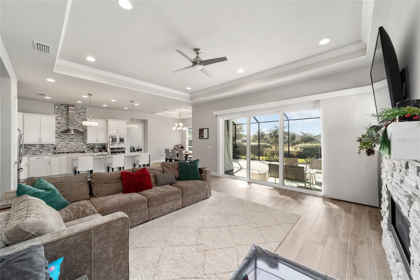 OAKMONT PH 2 PB 32 PG 30 - Residential