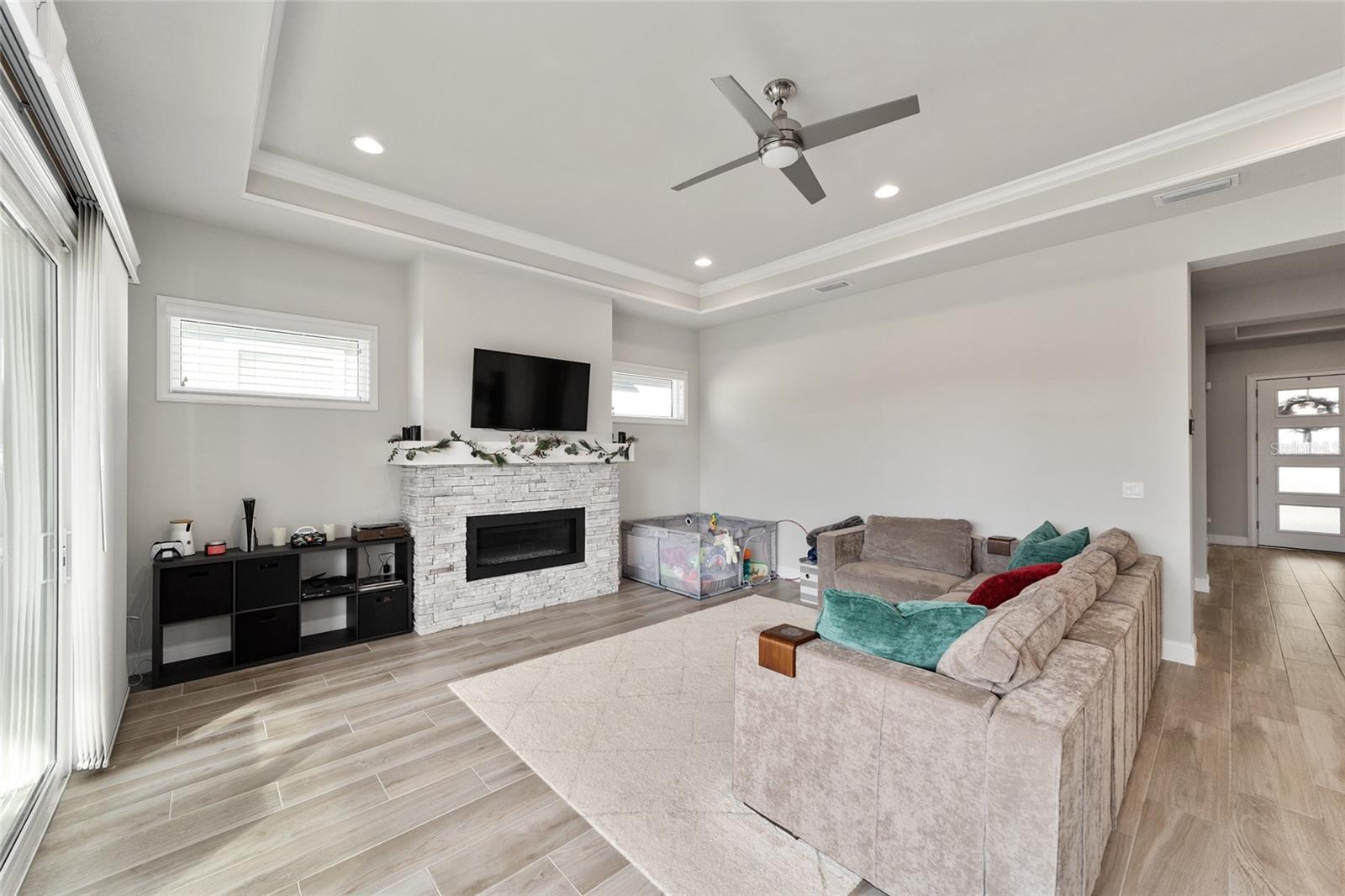 OAKMONT PH 2 PB 32 PG 30 - Residential