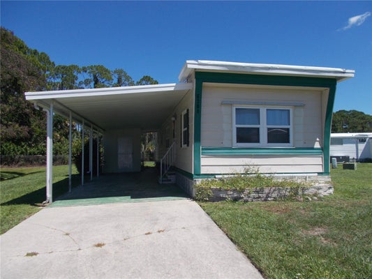6384 CHARM CT, NORTH PORT, FL 34287 - Image f7a6d51fe9bb3a6b583165eb747f1f2e/199191610