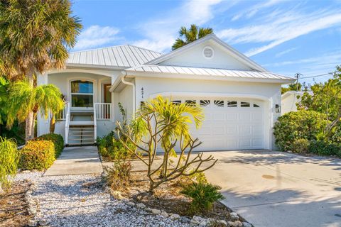 Photo of 421 Island Circle, Sarasota, FL 34242 (MLS # A4681301)