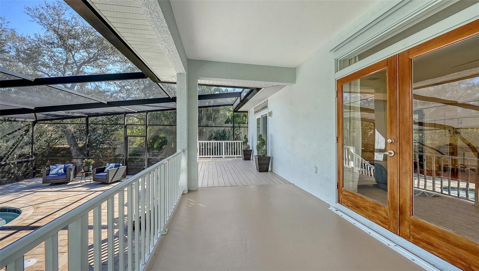 SARASOTA BEACH - Residential