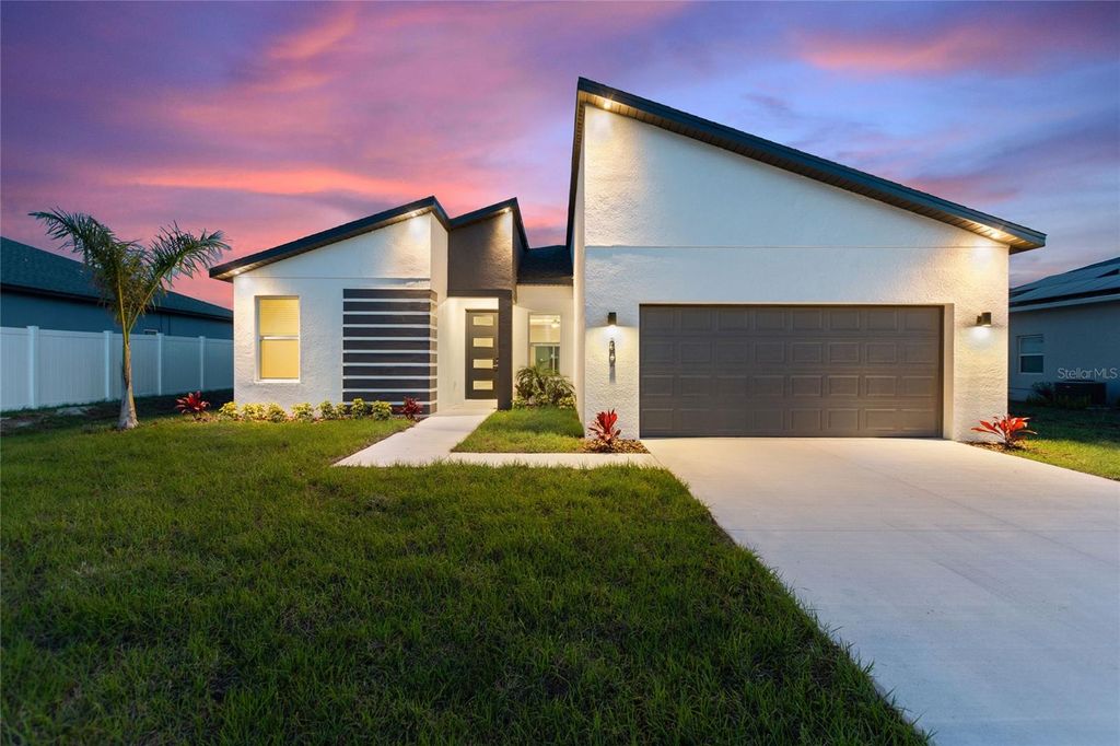 Photo of 302 Elderberry Court, Kissimmee, FL 34759 (MLS # O6404849)
