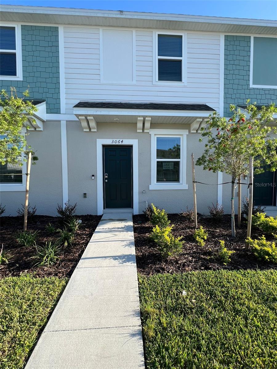 Welcome to The Townhomes at Westview in Kissimmee, a modern community by Taylor Morrison where comfort, style, and convenience come together. This beautiful townhome offers a bright and open layout with spacious bedrooms, contemporary finishes, and a functional design perfect for today’s lifestyle.
Located just 20 miles from Downtown Orlando, this property provides quick access to shopping, dining, schools, parks, and Central Florida’s world-famous attractions. Whether you’re heading to Disney, enjoying nearby golf courses, or exploring The Loop and Posner Park shopping centers, everything you need is only minutes away.
Residents of Westview enjoy exclusive access to a community pool, green spaces, and well-kept common areas, creating the perfect balance between relaxation and activity. Surrounded by natural preserves and tranquil landscapes, this neighborhood offers peace and privacy while still being close to city conveniences.
This rental home is ideal for those looking to experience the best of Kissimmee living—modern design, a prime location, and a welcoming community atmosphere.
Don’t miss the opportunity to make this stunning townhome your next home!