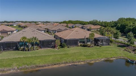 A home in PALMETTO