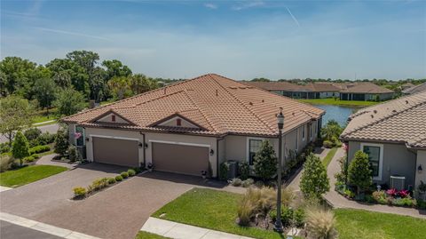 A home in PALMETTO