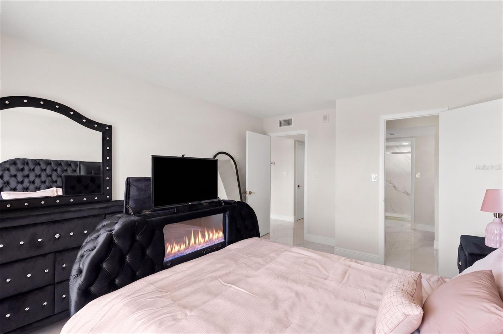 51 ISLAND WAY CONDO - Residential
