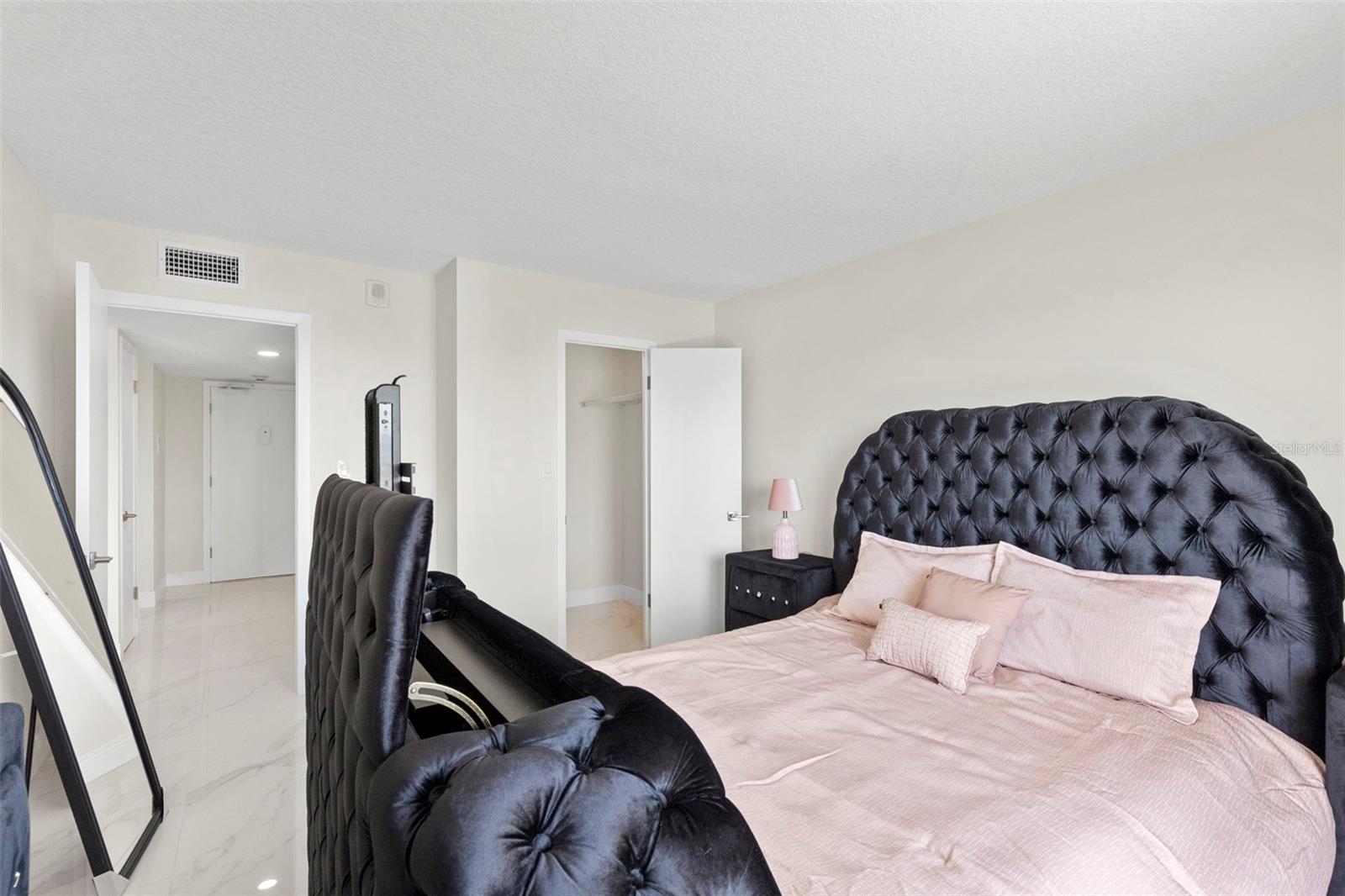 51 ISLAND WAY CONDO - Residential