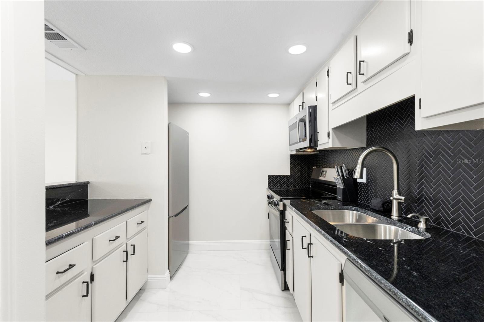 51 ISLAND WAY CONDO - Residential