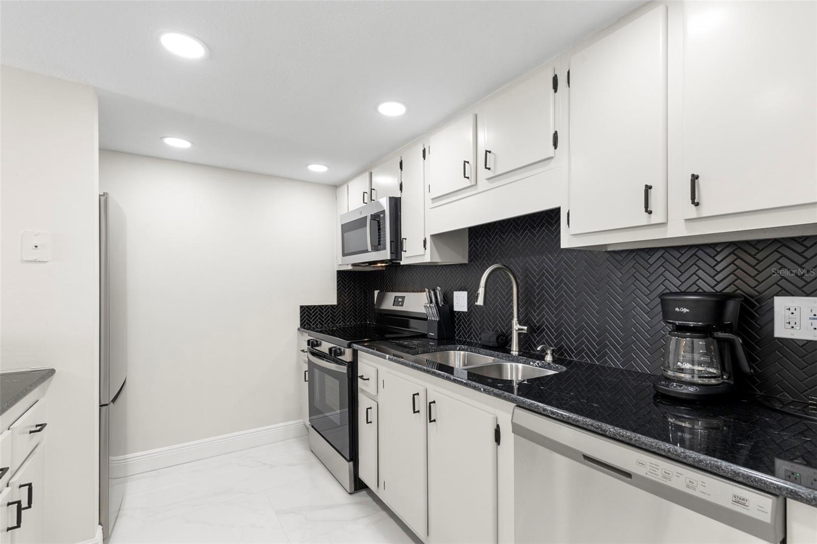 51 ISLAND WAY CONDO - Residential
