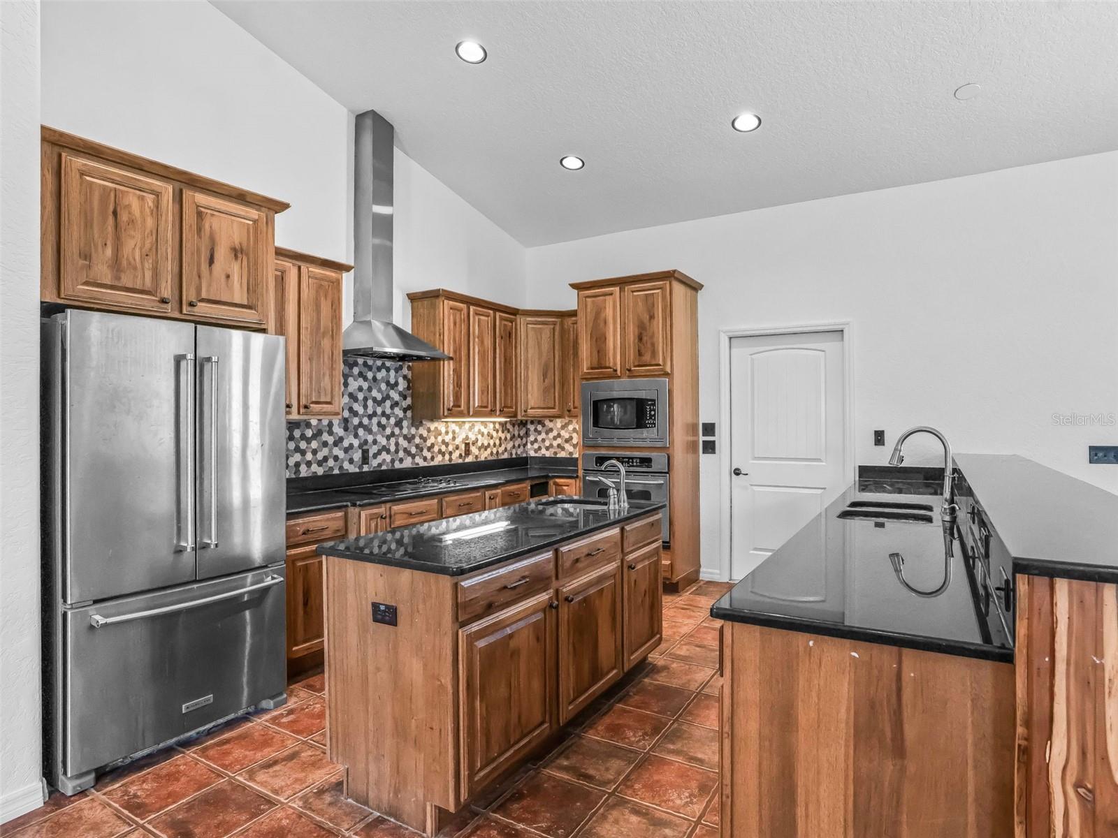 FAIRFIELD FARMS - Residential