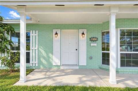 8013 W Elm Street, Tampa, FL 33615