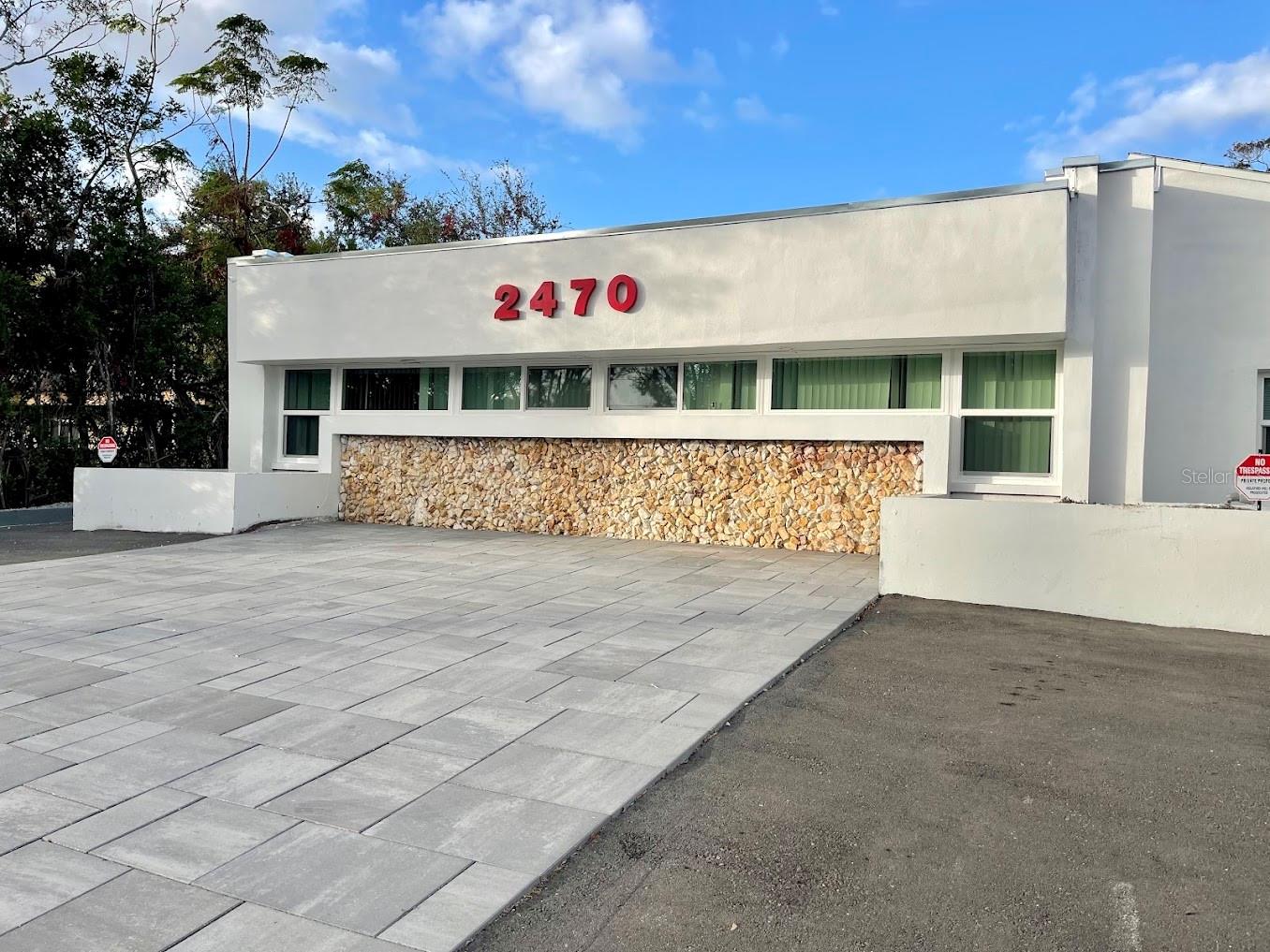 2470 SUNSET POINT ROAD
