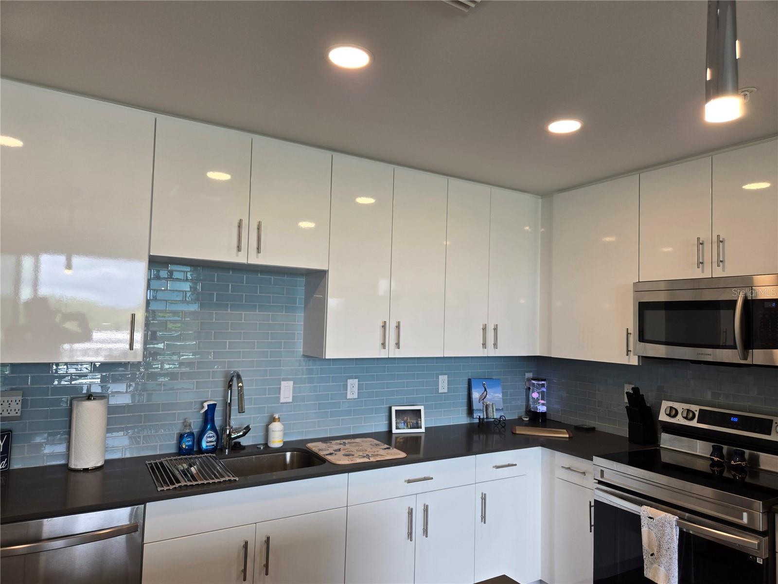 THE STRAND OF SARASOTA - Residential Lease