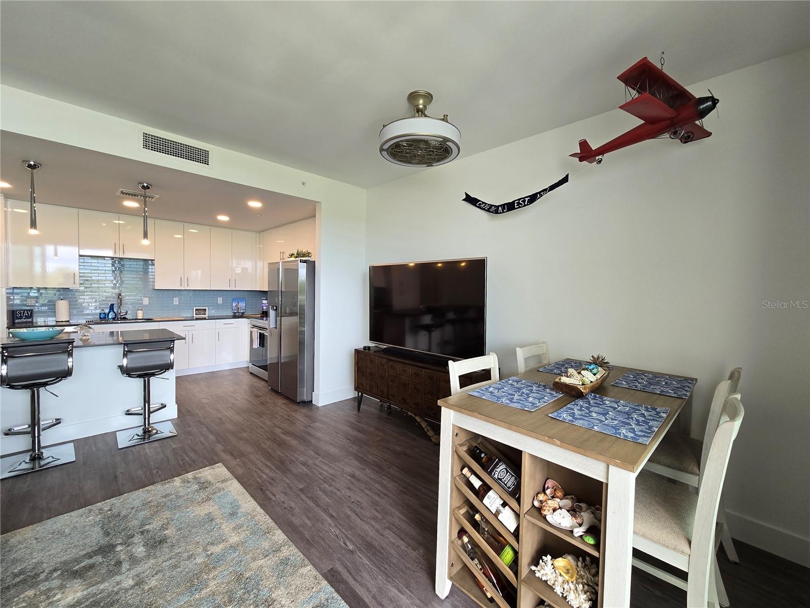 THE STRAND OF SARASOTA - Residential Lease