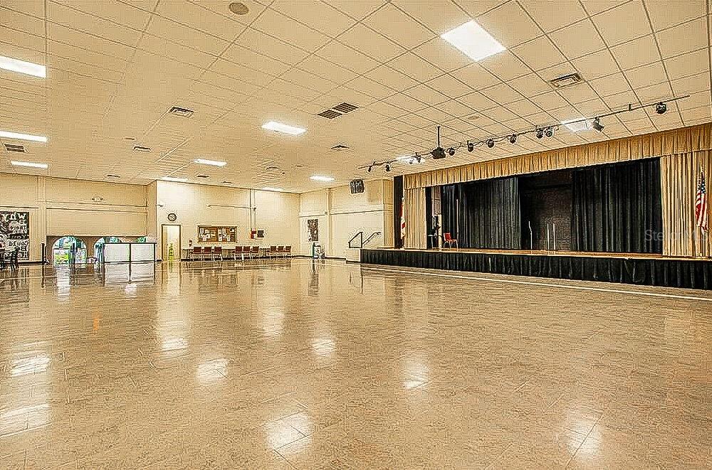 ON TOP OF THE WORLD - Residential Lease