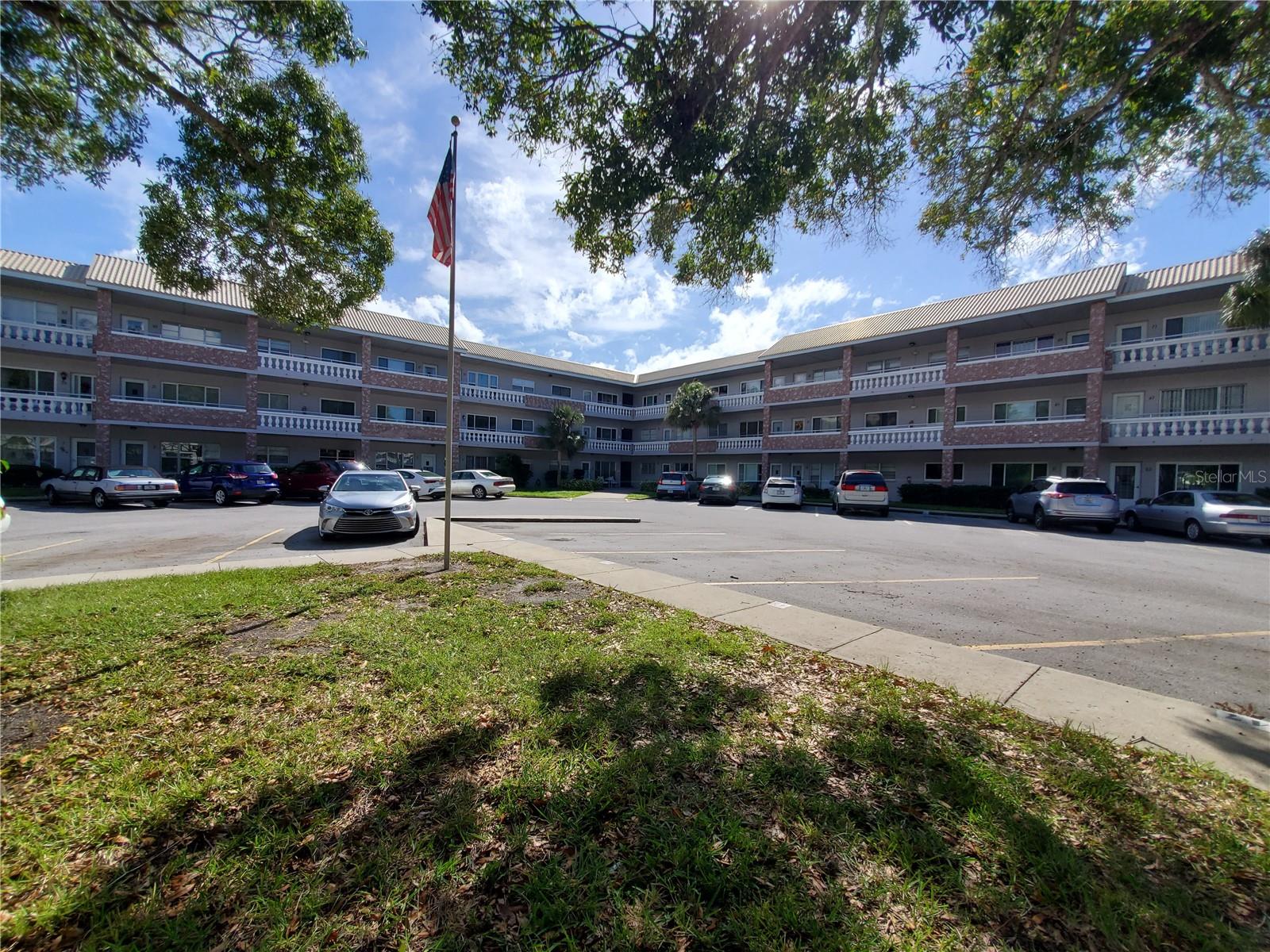 ON TOP OF THE WORLD - Residential Lease