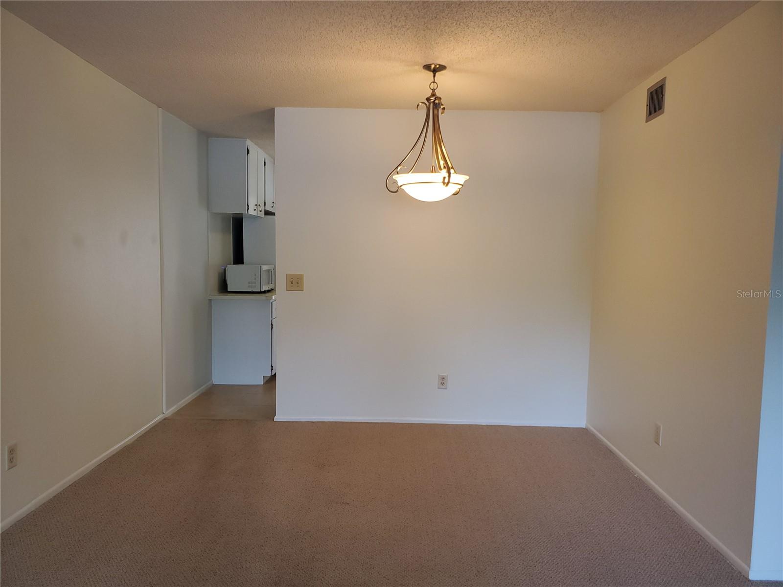 ON TOP OF THE WORLD - Residential Lease