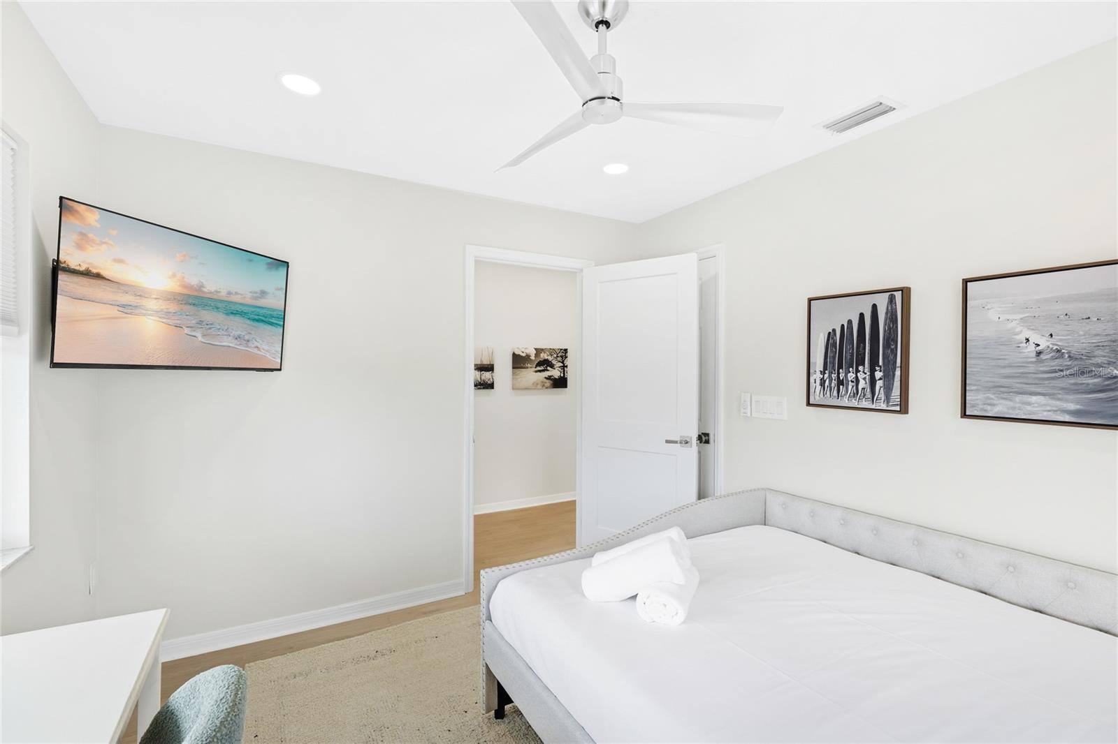 LUANA ISLES - Residential