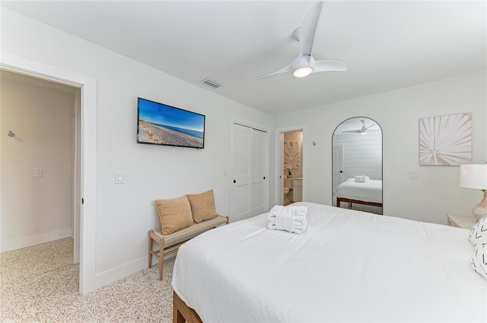 ISLAND CEDARS - Residential