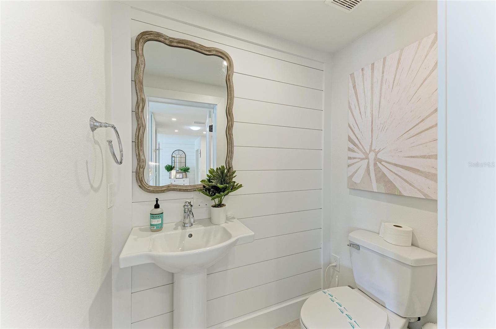 ISLAND CEDARS - Residential