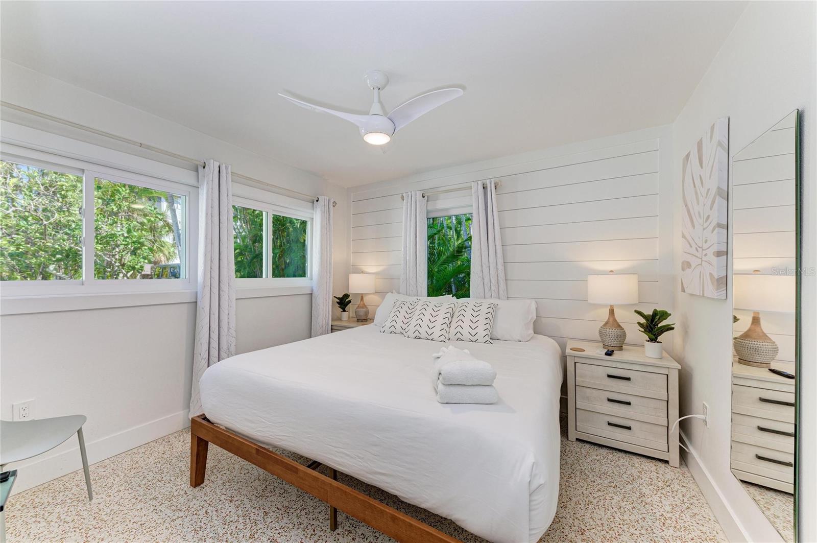 ISLAND CEDARS - Residential