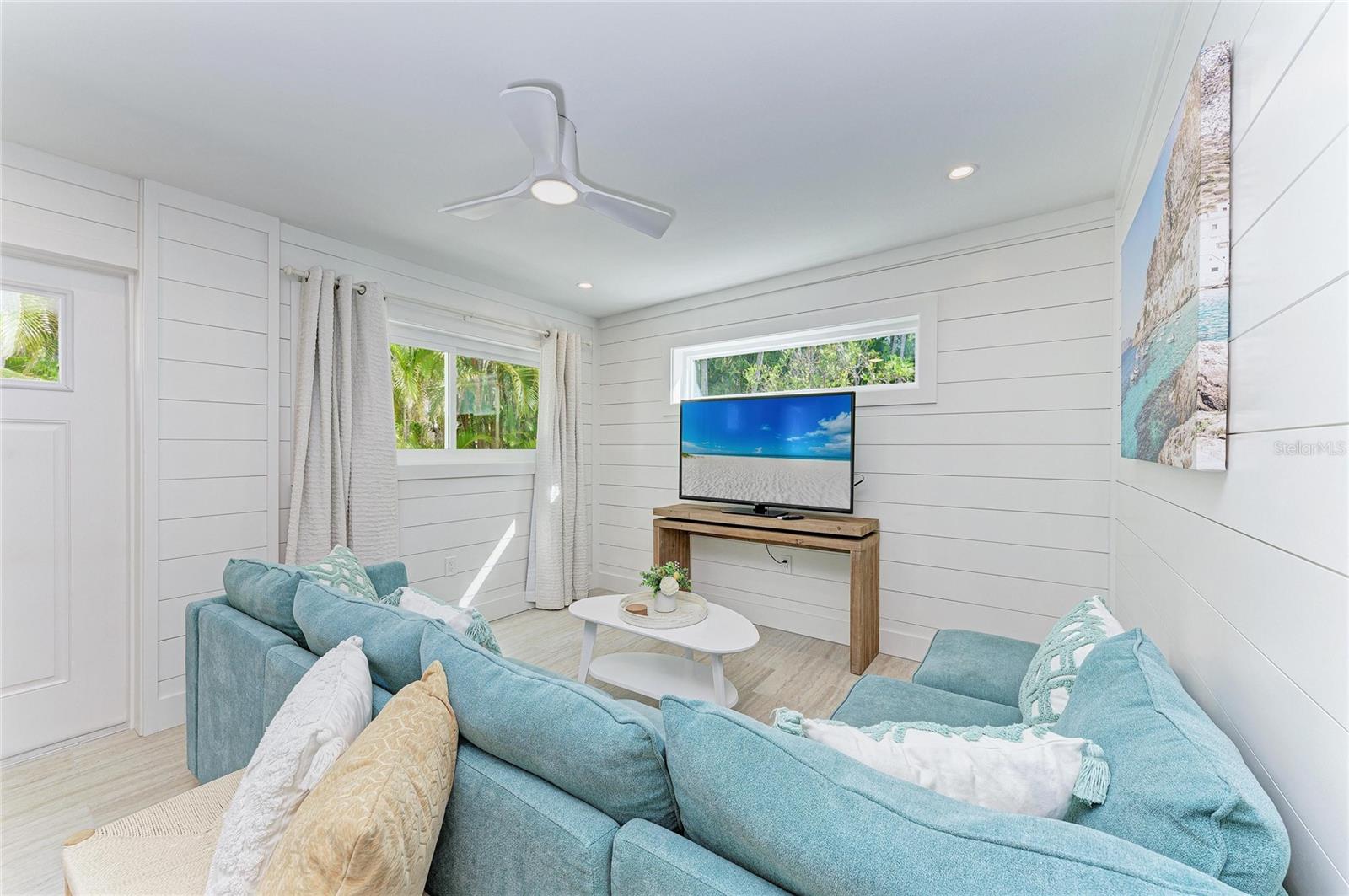 ISLAND CEDARS - Residential