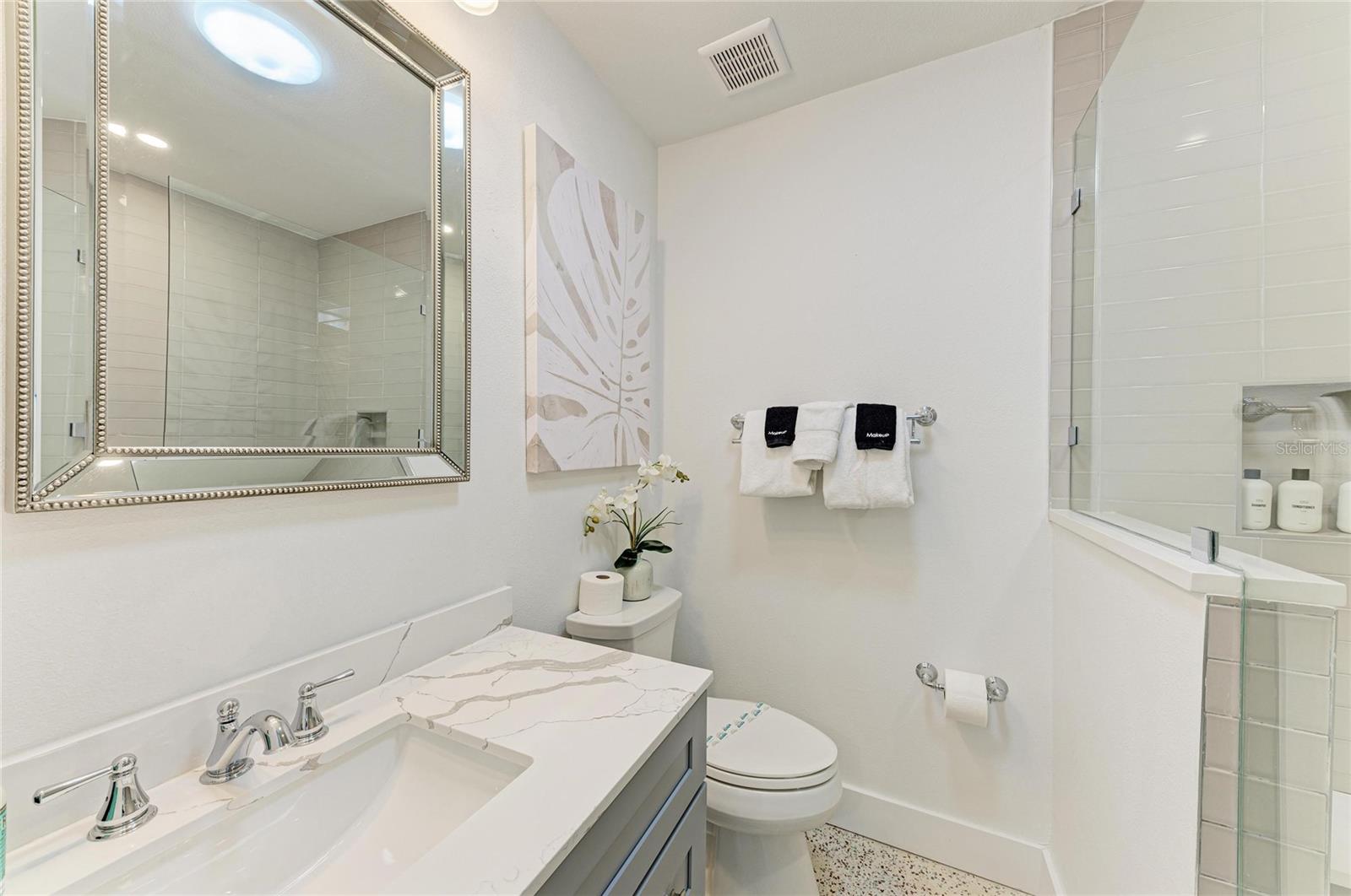 ISLAND CEDARS - Residential