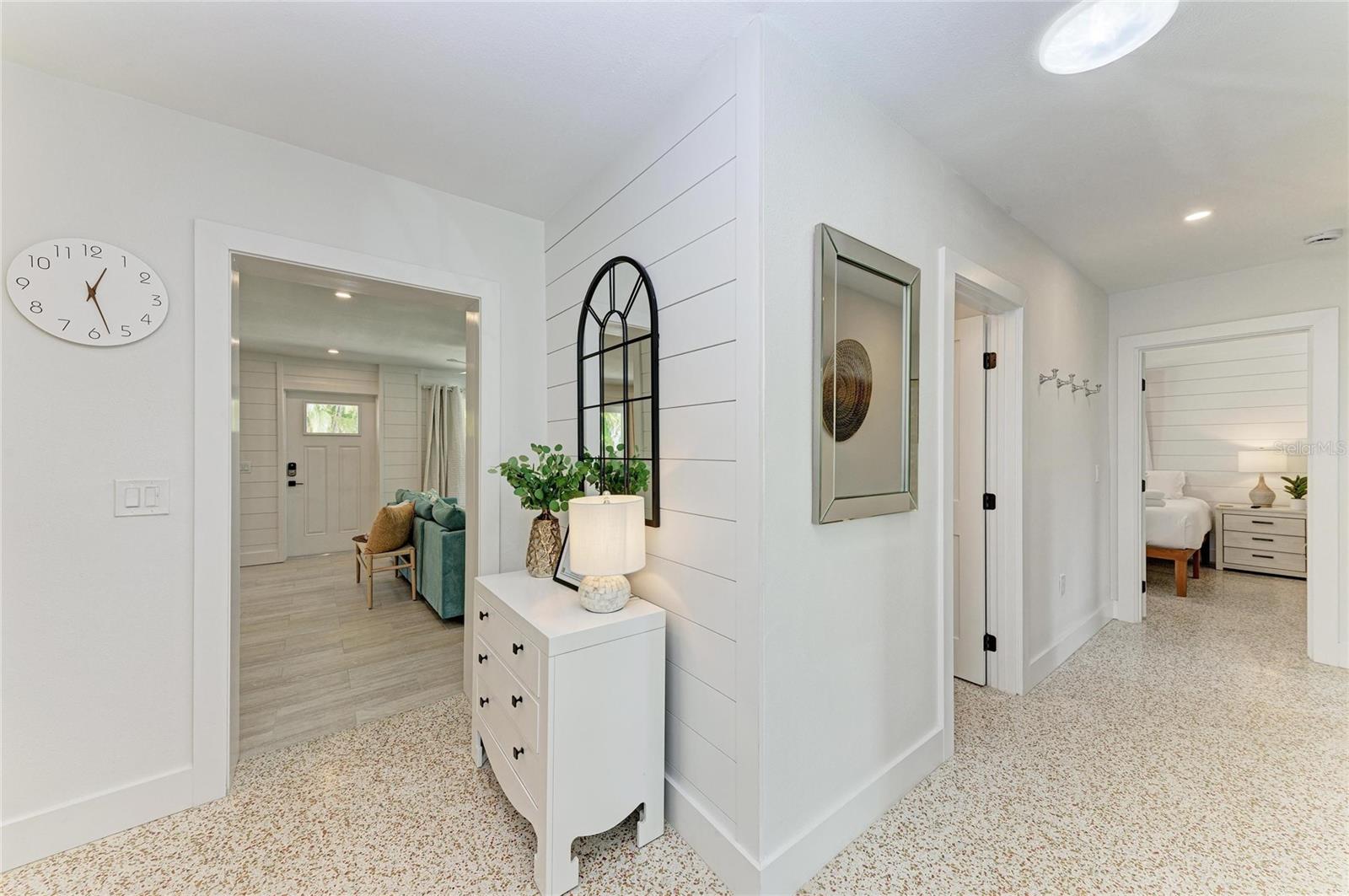 ISLAND CEDARS - Residential