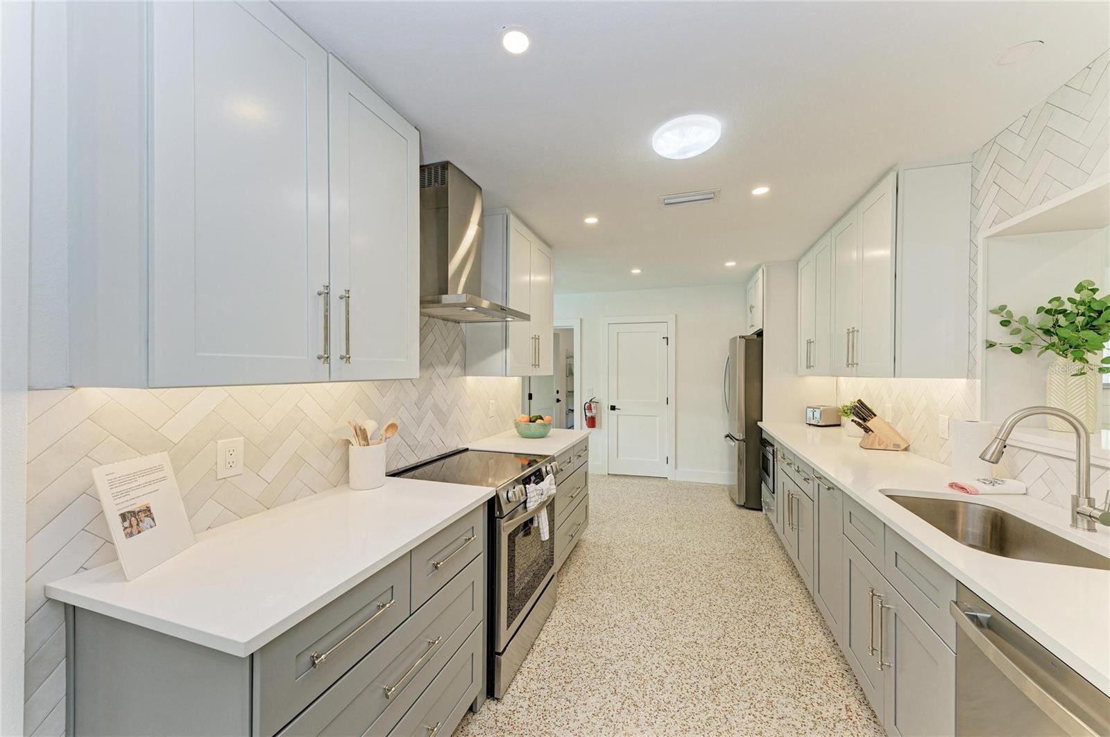 ISLAND CEDARS - Residential