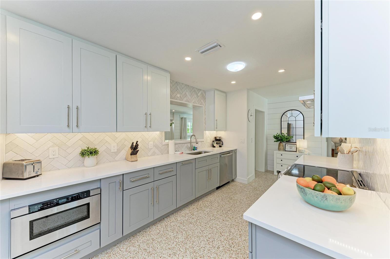 ISLAND CEDARS - Residential