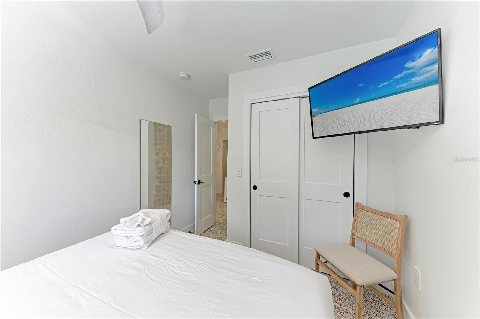 ISLAND CEDARS - Residential