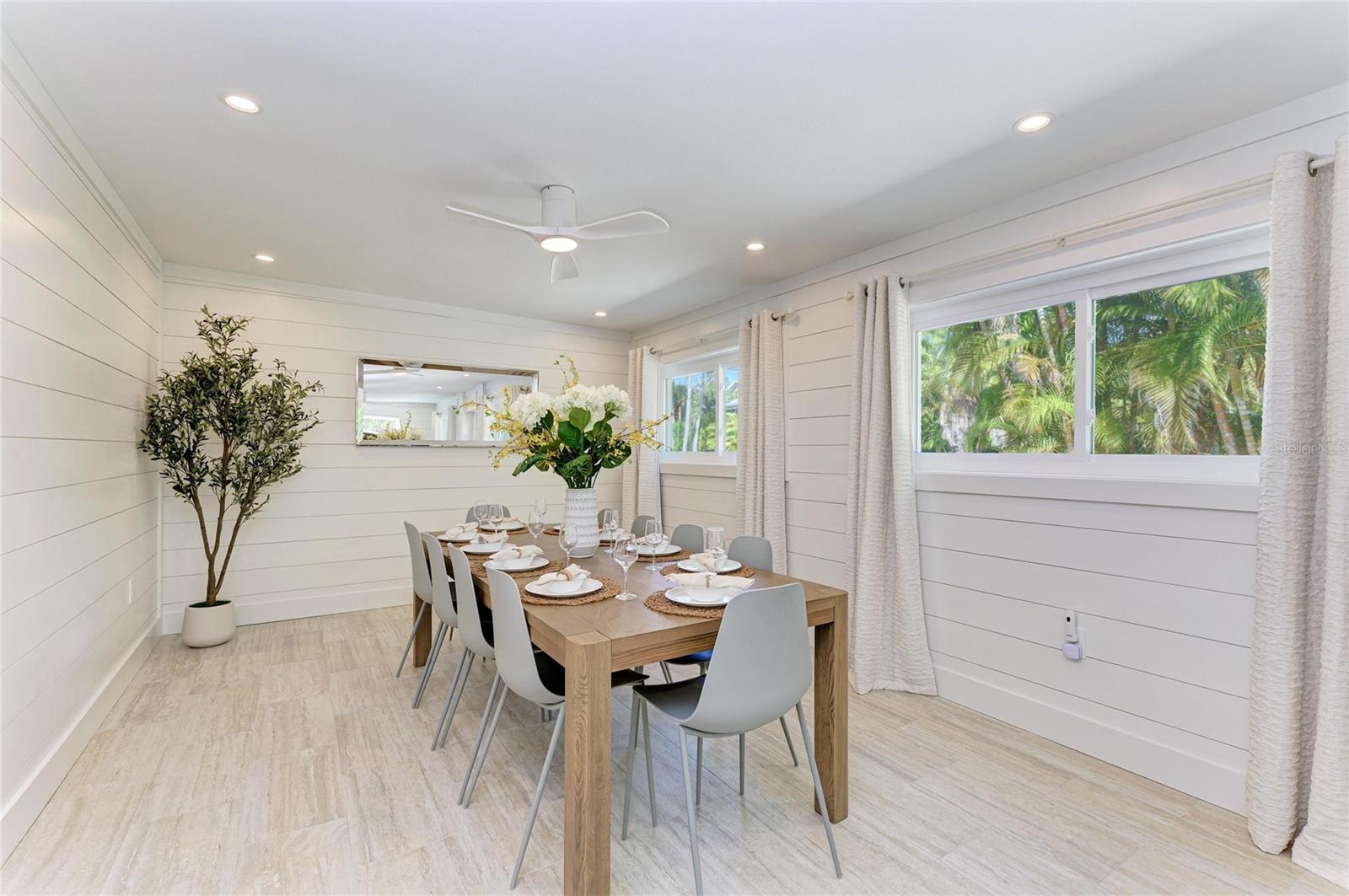 ISLAND CEDARS - Residential