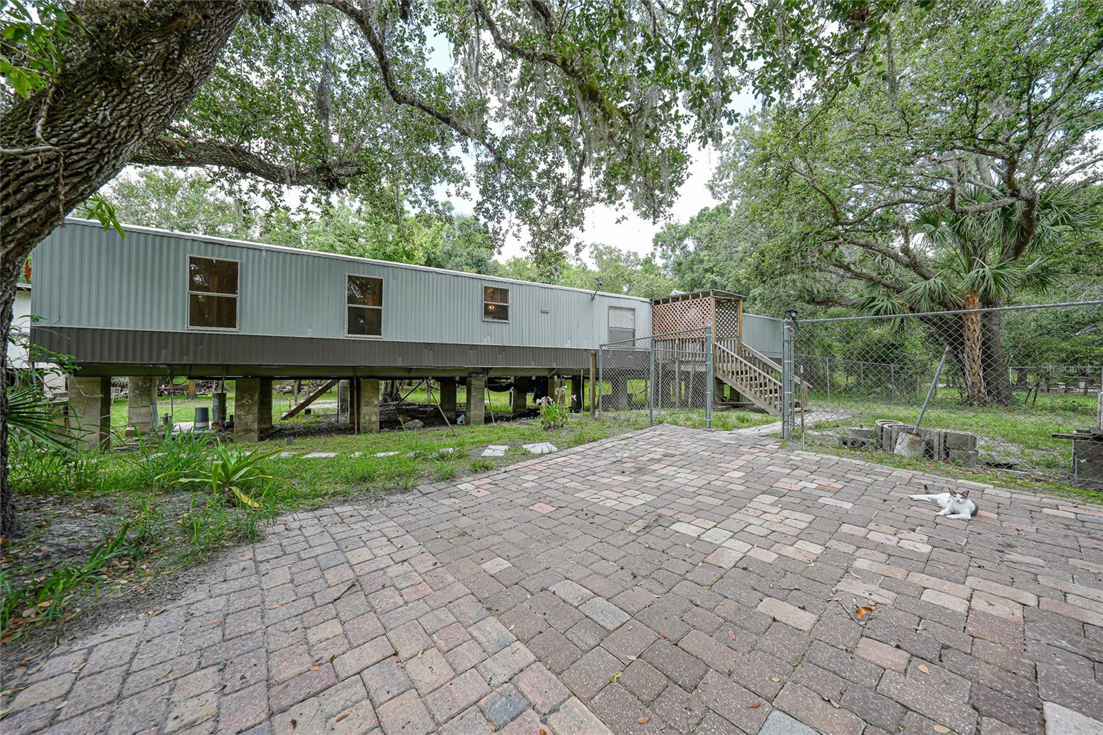 Listing image 1