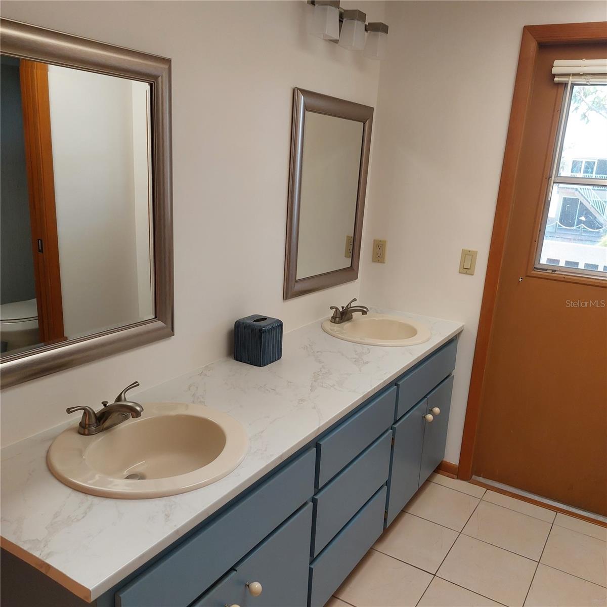 FLOR A MAR - Residential