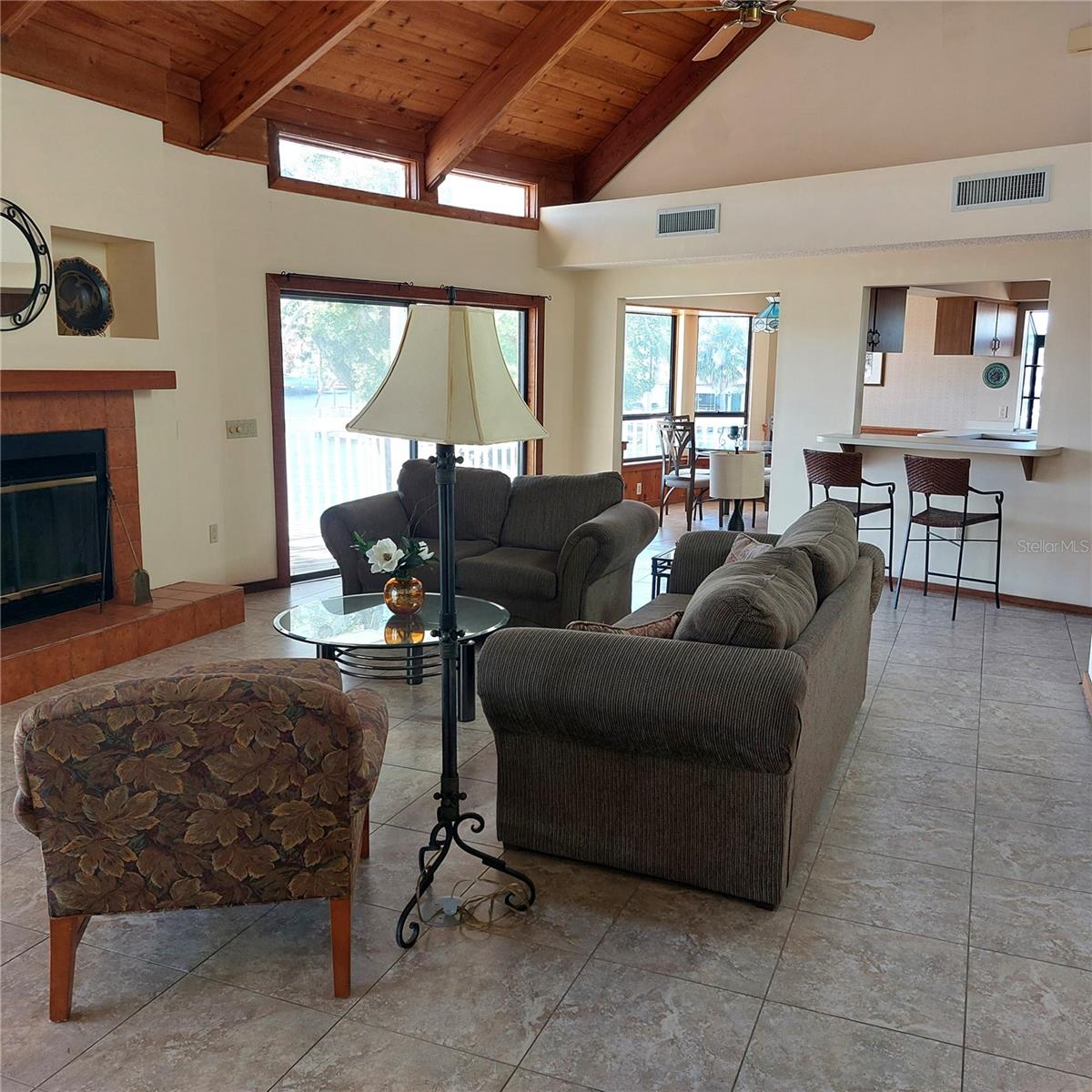 FLOR A MAR - Residential