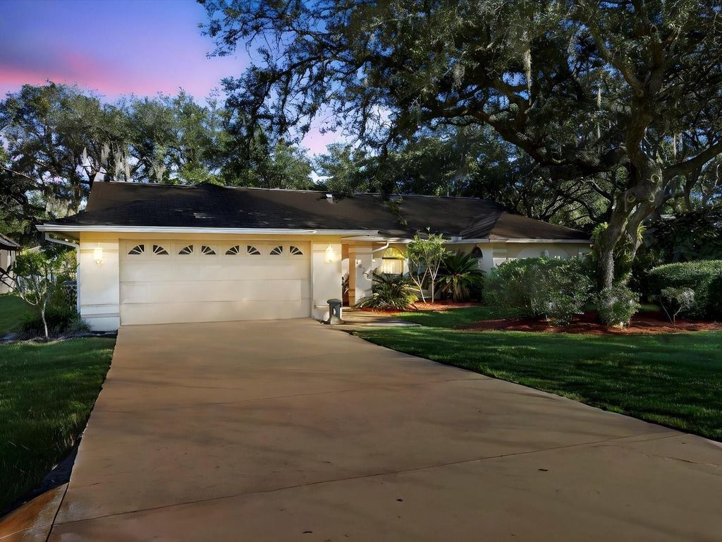 Photo of 1626 Morning Dove Loop N, Lakeland, FL 33809 (MLS # O6357659)
