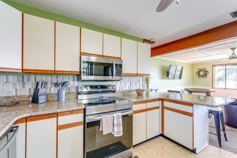 Tiny photo for 900 N Harbor Terrace Rd, Tavares, FL 32778 (MLS # O6333934)