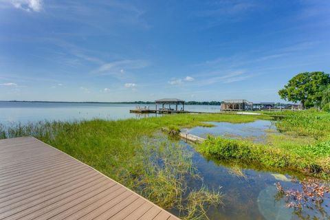 Tiny photo for 900 N Harbor Terrace Rd, Tavares, FL 32778 (MLS # O6333934)