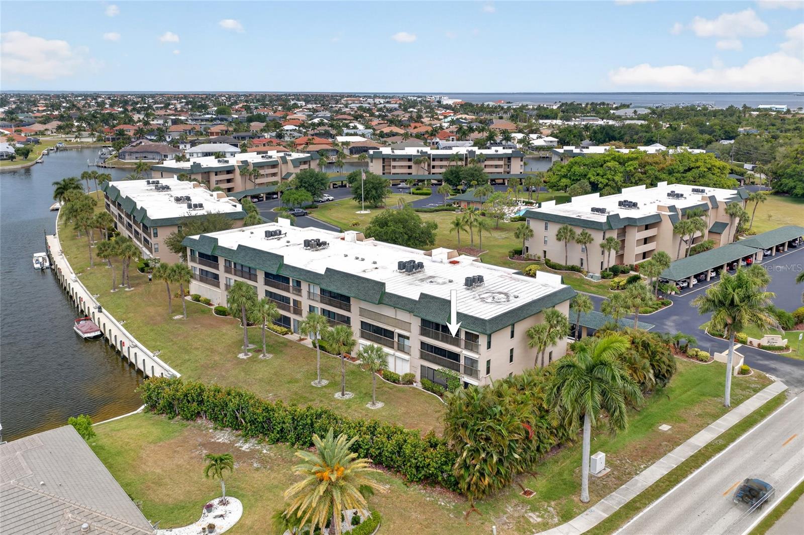 BANYAN POINT PH 03 - Residential