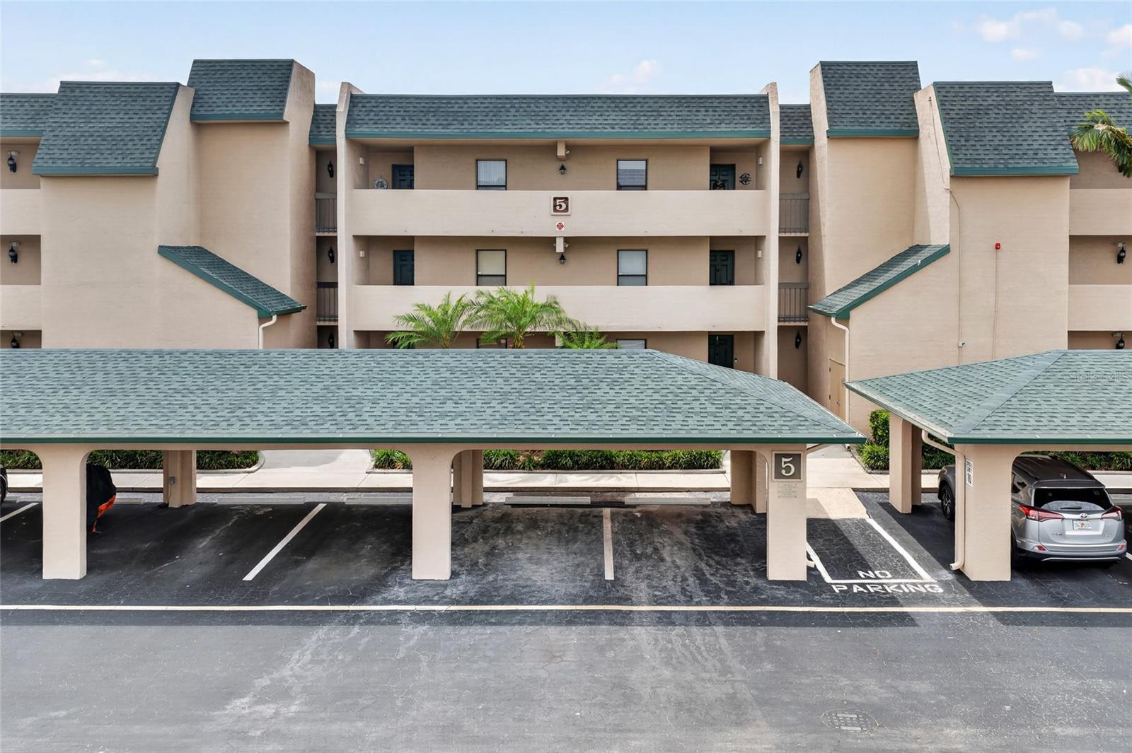 BANYAN POINT PH 03 - Residential