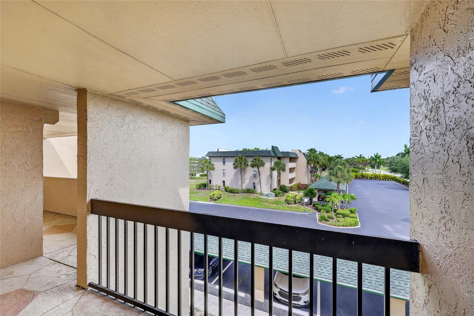 BANYAN POINT PH 03 - Residential