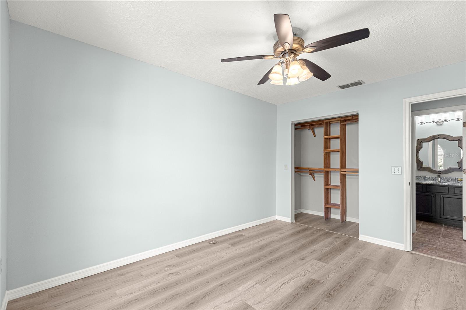 MAGNOLIA GARDEN VILLAS OR 1412/521 - Residential