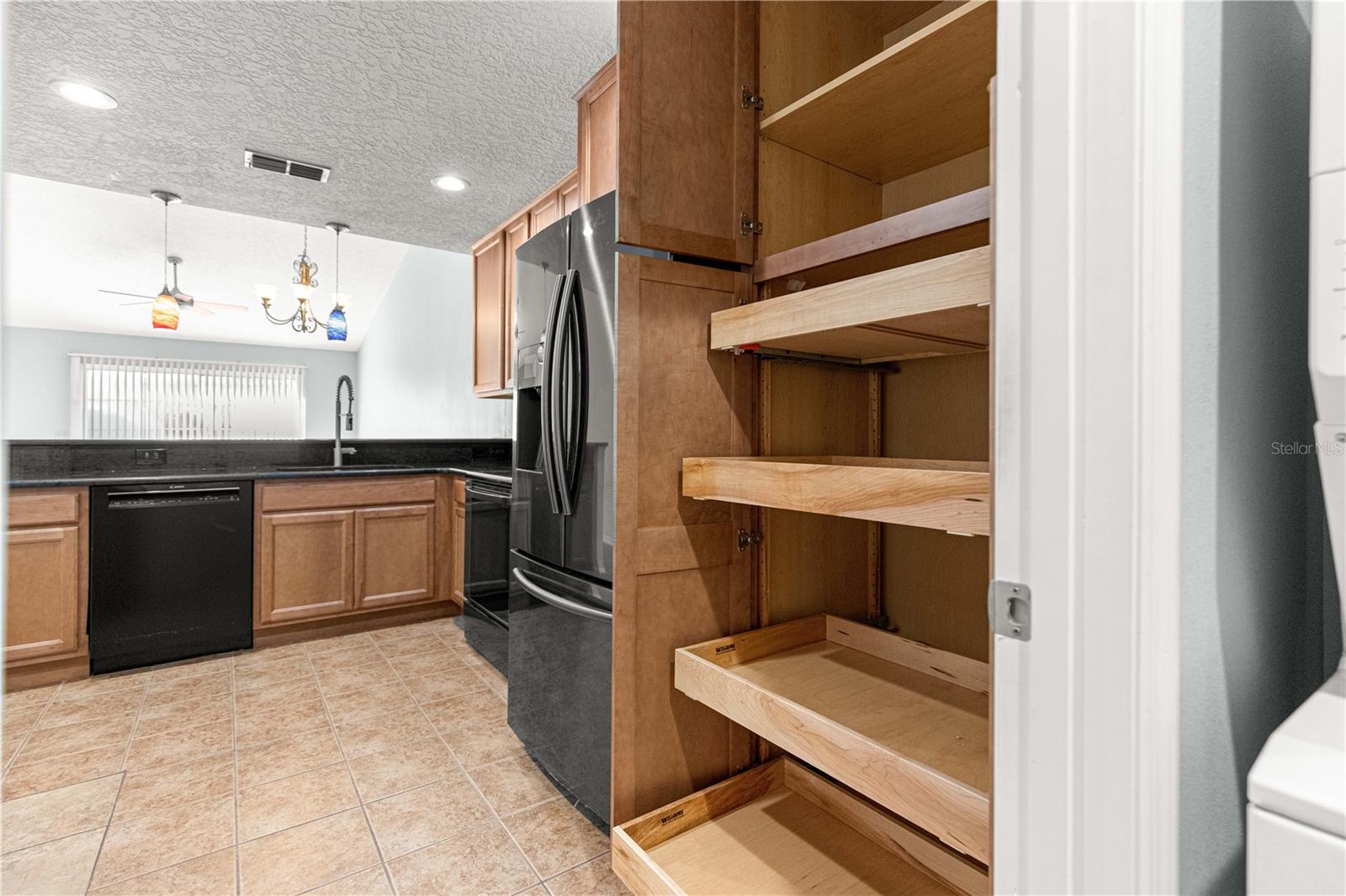 MAGNOLIA GARDEN VILLAS OR 1412/521 - Residential