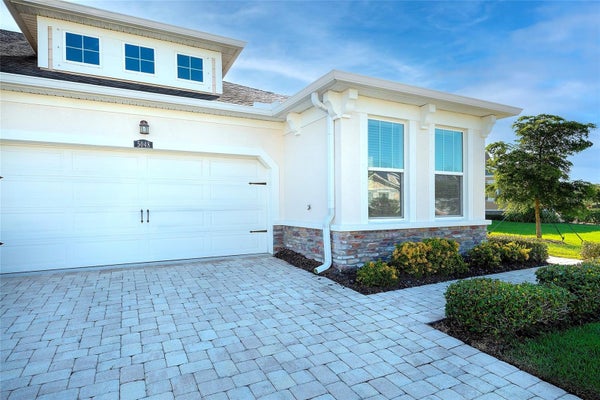 5048 COURSE DR, SARASOTA, FL 34232 - Image f7bbf8129686dc5dc2612c11ca01e9bc/2876912131