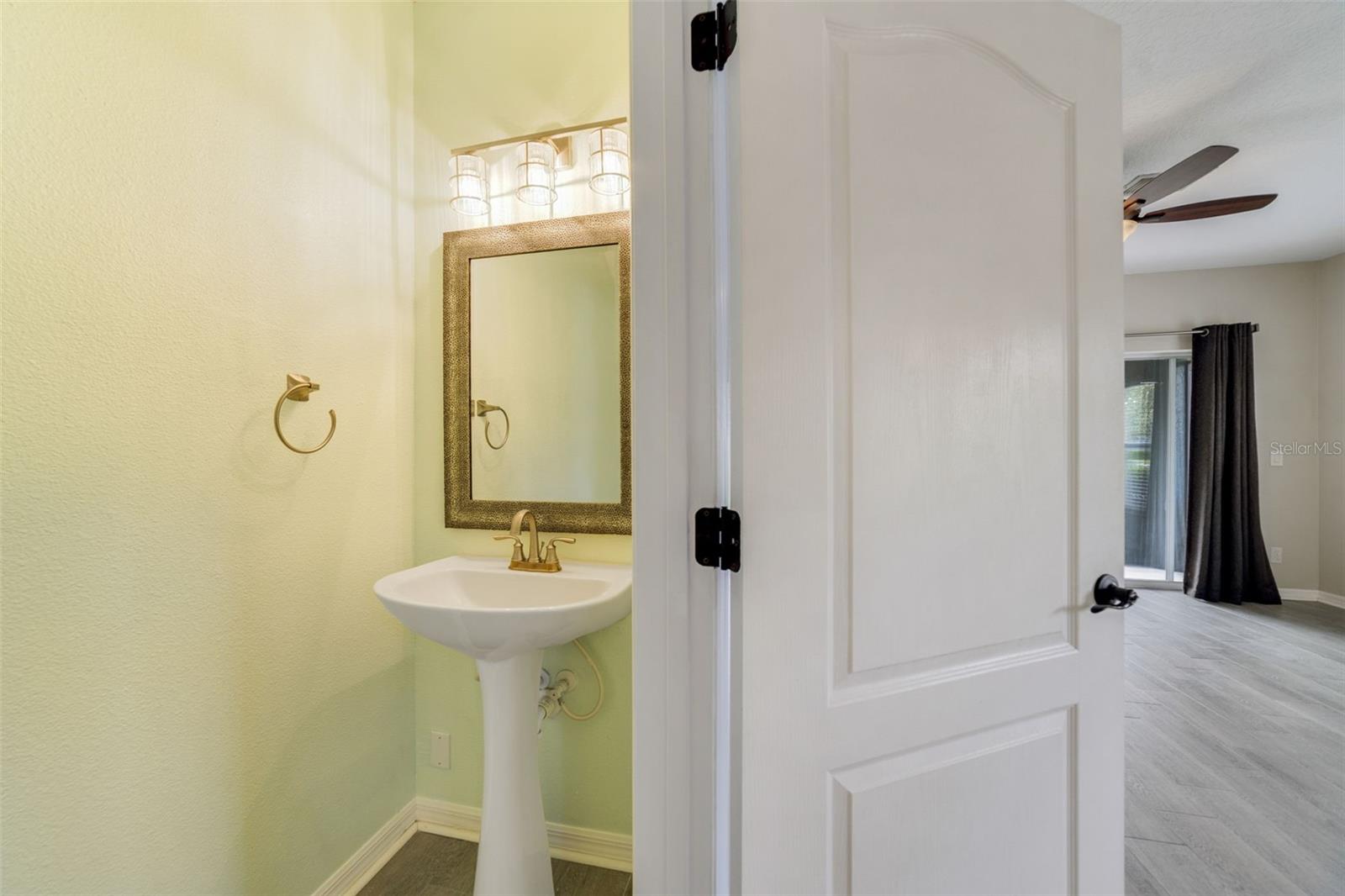 VICTORIA PINES CONDO - Residential