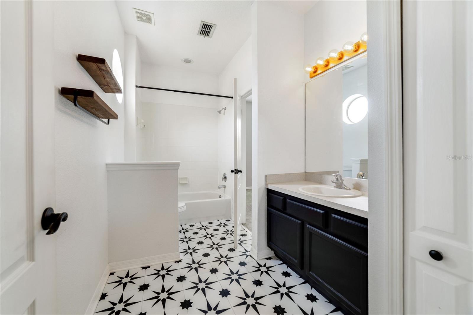 VICTORIA PINES CONDO - Residential