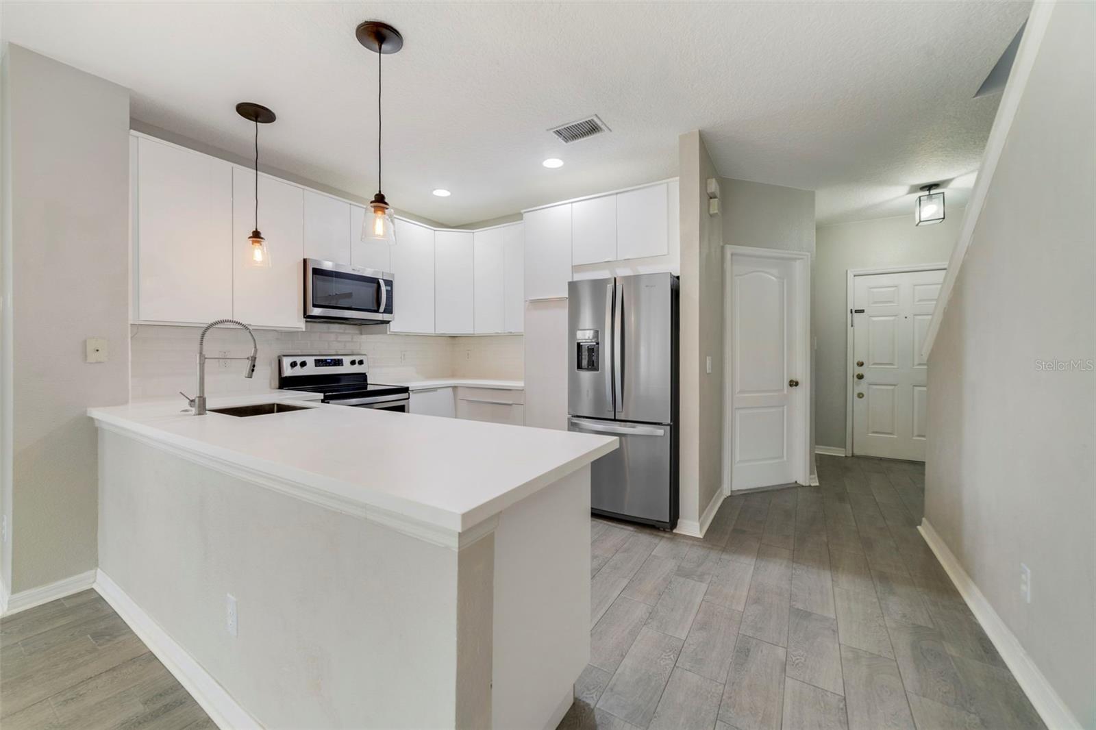 VICTORIA PINES CONDO - Residential