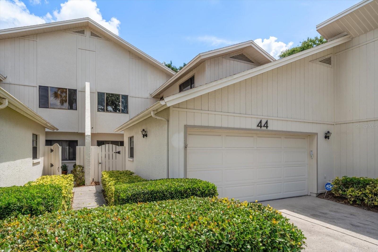 498 LAKEVIEW DRIVE 44